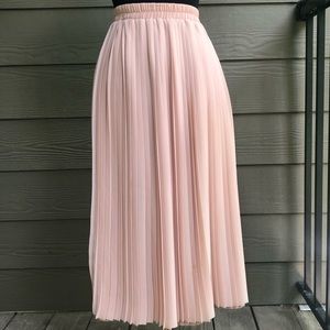 H&M // Pleated Skirt